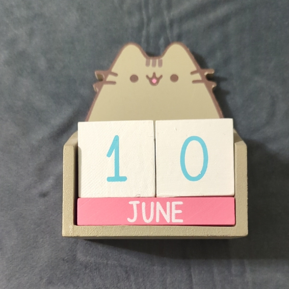 Pusheen Perpetual Calendar